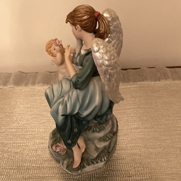 Porcelain Angel and baby Cherub Hand Painted - Picture 7 of 11